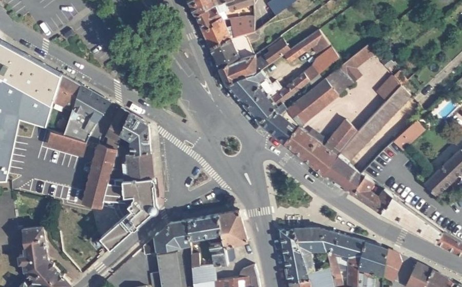 Vue aérienne du Rond-point anonyme n°1075480810