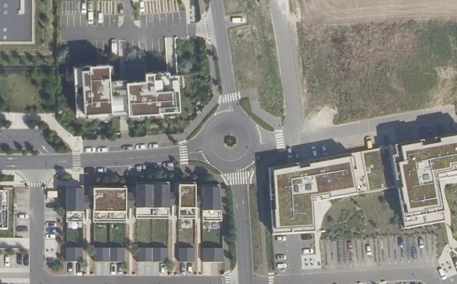 Vue aérienne du Rond-point anonyme n°1075516046