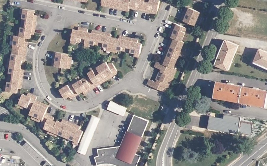 Vue aérienne du Rond-point anonyme n°107557042