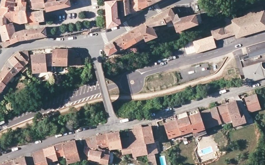 Vue aérienne du Mini-giratoire n°7618802308