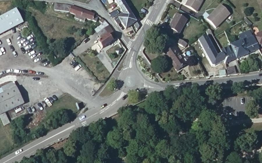 Vue aérienne du Rond-point anonyme n°107688984