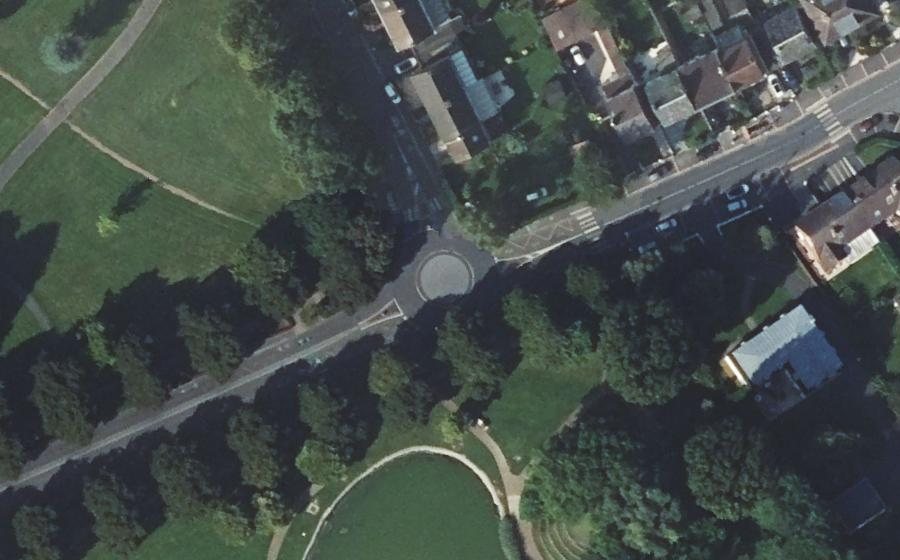 Vue aérienne du Rond-point anonyme n°107731447