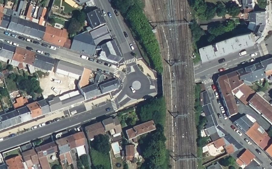 Vue aérienne du Rond-point anonyme n°1078212805
