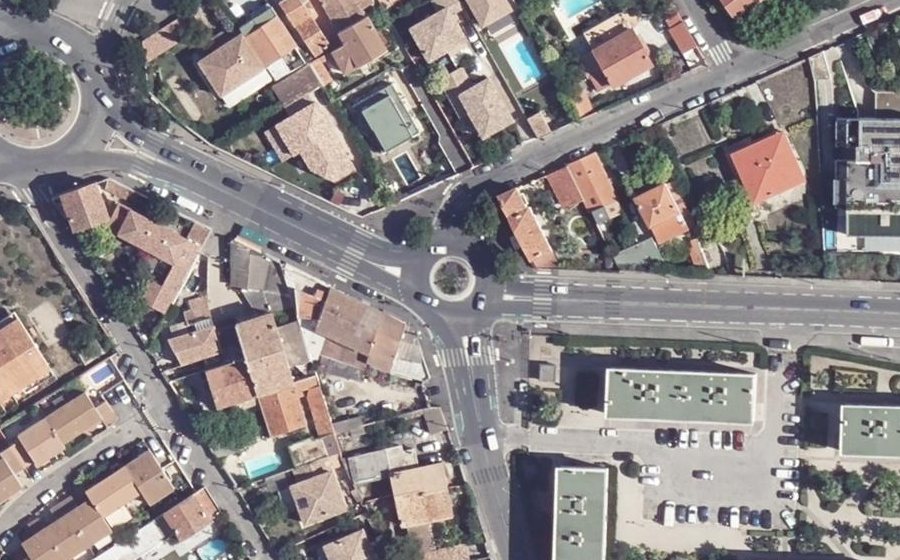 Vue aérienne du Rond-point anonyme n°1078220250