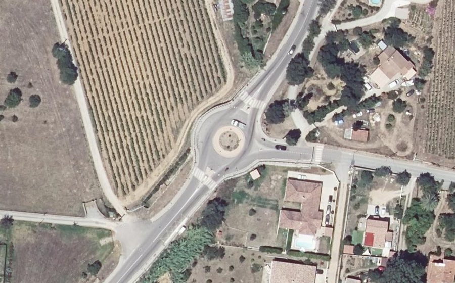 Vue aérienne du Rond-point anonyme n°1078340843