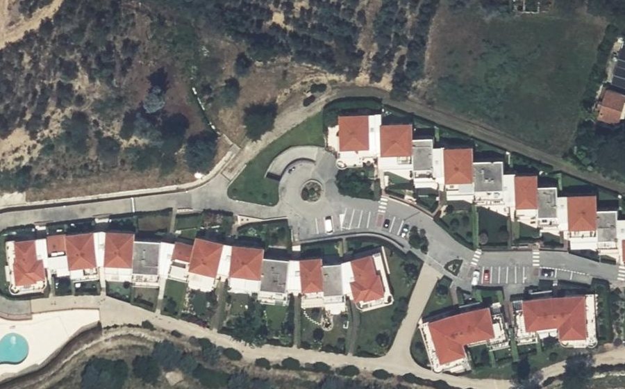 Vue aérienne du Rond-point anonyme n°1078499166