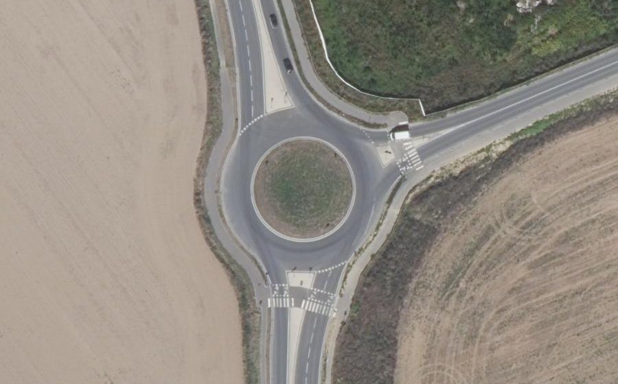 Vue aérienne du Rond-point anonyme n°1078998880