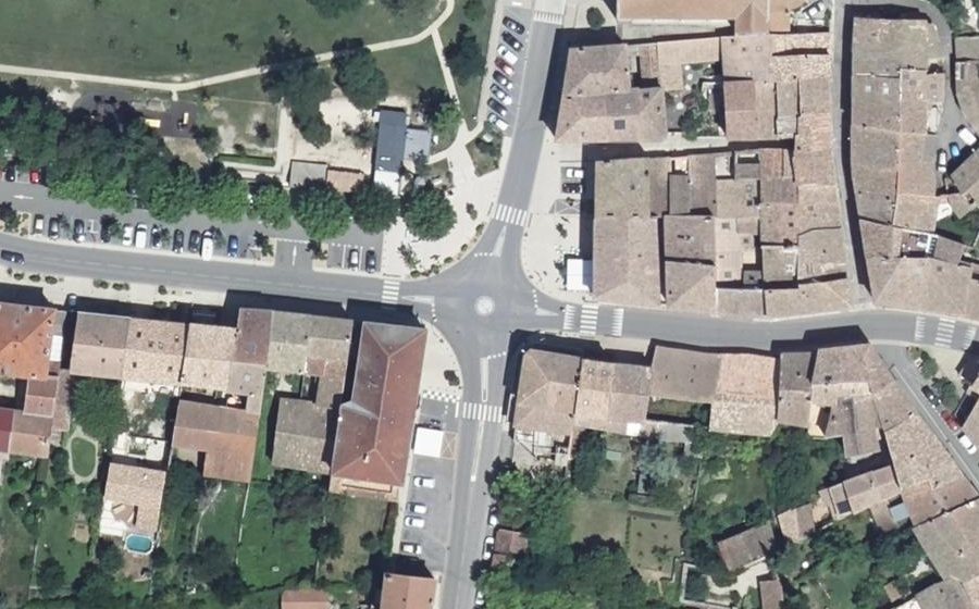 Vue aérienne du Rond-point anonyme n°1079014238
