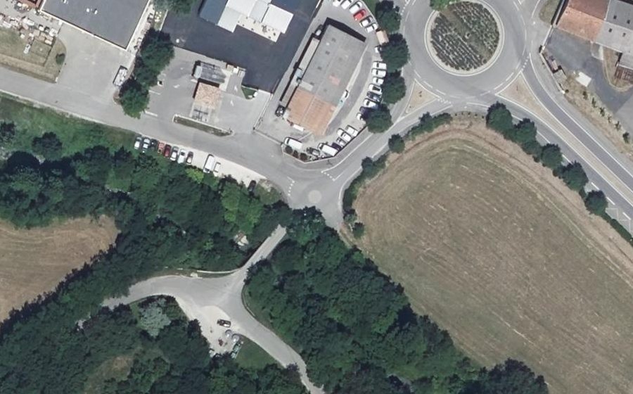 Vue aérienne du Rond-point anonyme n°1079014301