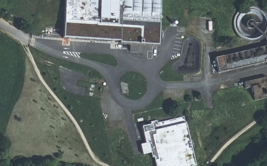 Vue aérienne du Rond-point anonyme n°1079177698