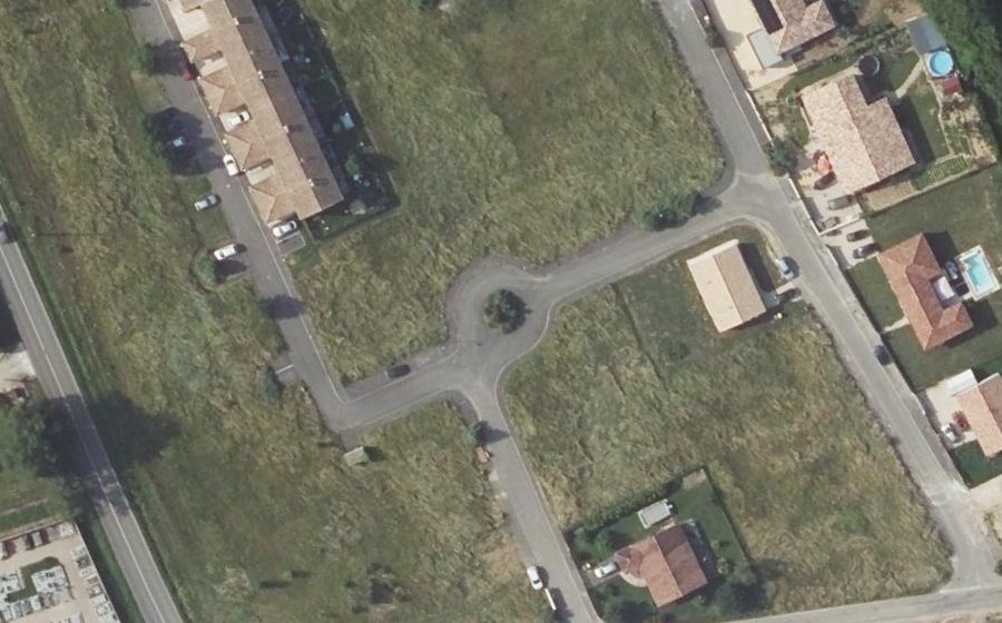 Vue aérienne du Rond-point anonyme n°1079385242