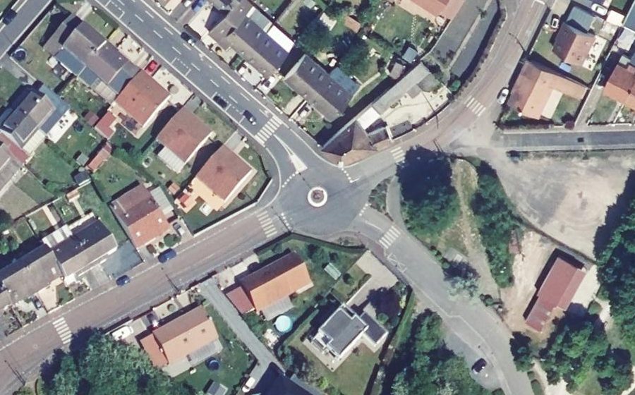 Vue aérienne du Rond-point anonyme n°108009559