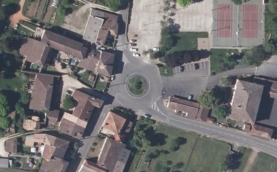 Vue aérienne du Rond-point anonyme n°108015312
