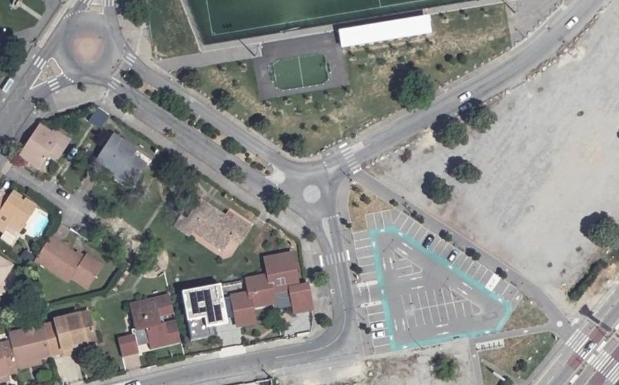 Vue aérienne du Rond-point anonyme n°1080319001