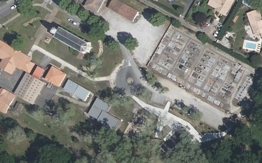 Vue aérienne du Rond-point anonyme n°1080357197