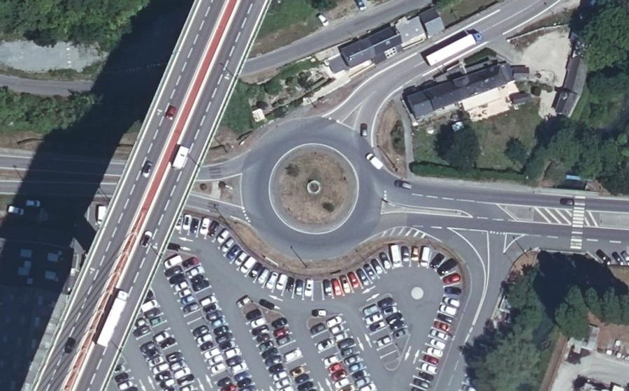 Vue aérienne du Rond-point anonyme n°1081153804
