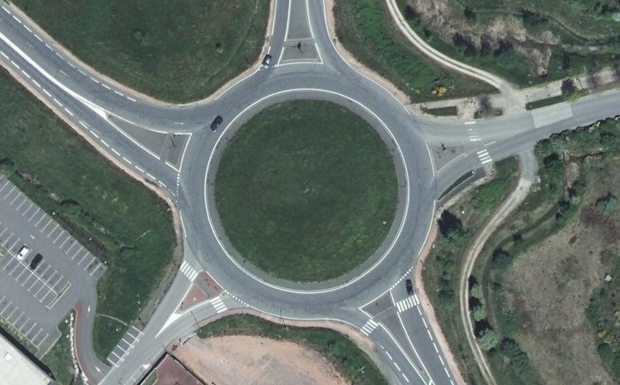 Vue aérienne du Rond-point anonyme n°108161136