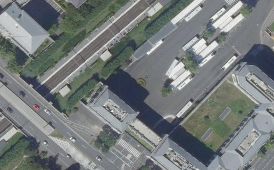 Vue aérienne du Rond-point anonyme n°1082605462