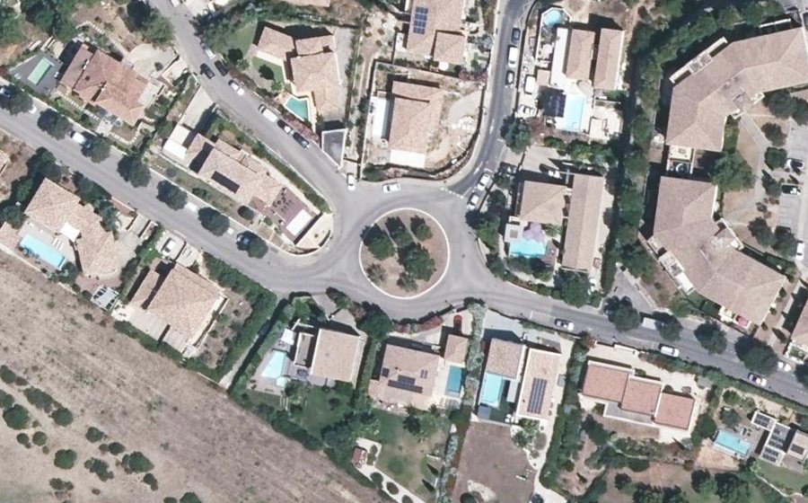 Vue aérienne du Rond-point anonyme n°108347478
