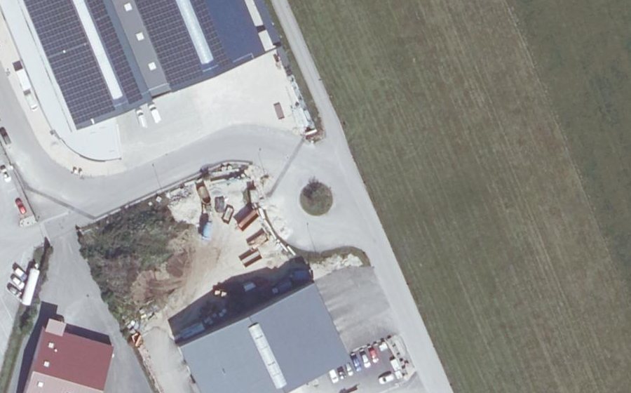 Vue aérienne du Rond-point anonyme n°108577588