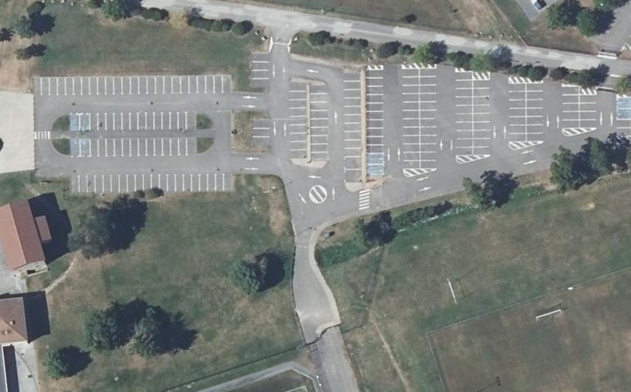 Vue aérienne du Rond-point anonyme n°1086075226