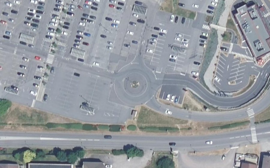 Vue aérienne du Rond-point anonyme n°1086483673