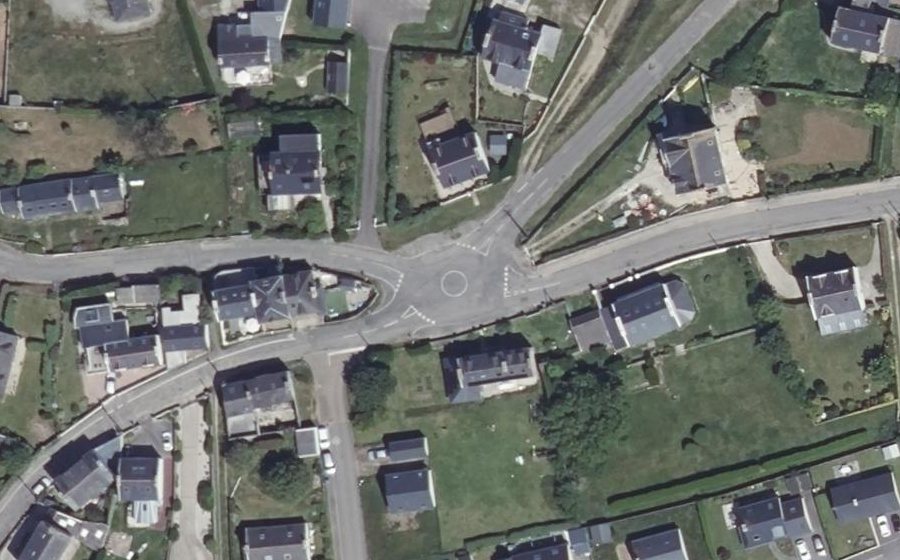 Vue aérienne du Rond-point anonyme n°108775973