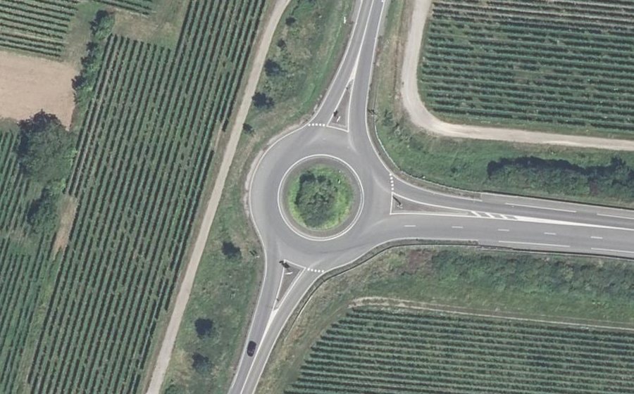 Vue aérienne du Rond-point anonyme n°10880052
