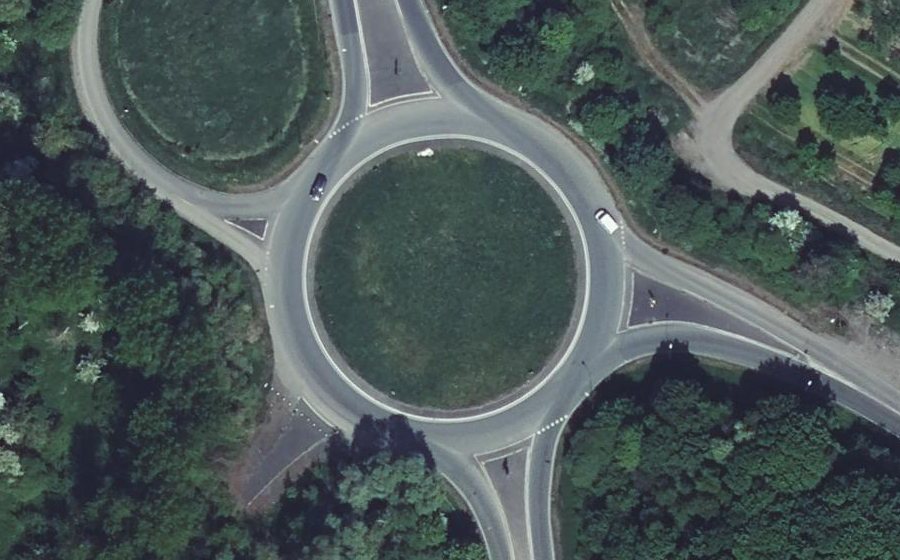 Vue aérienne du Rond-point anonyme n°108820599
