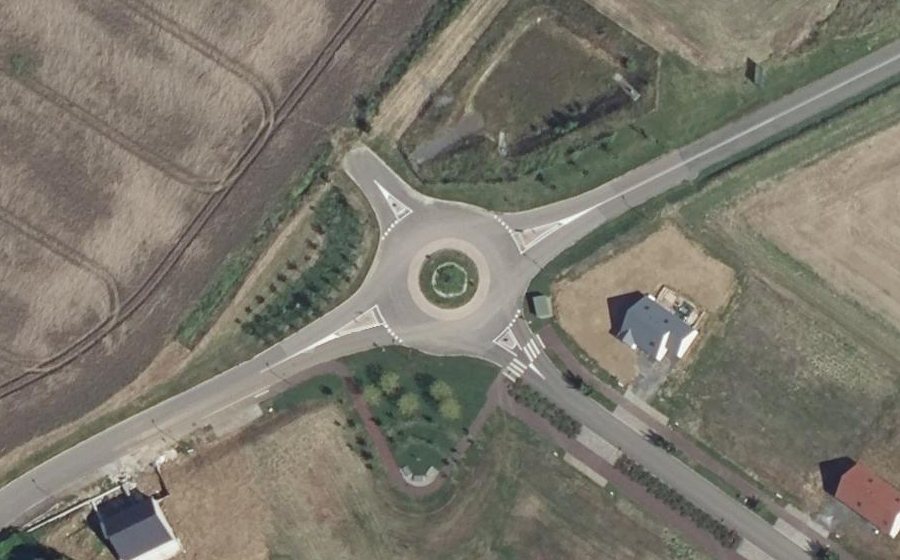 Vue aérienne du Rond-point anonyme n°1088227816