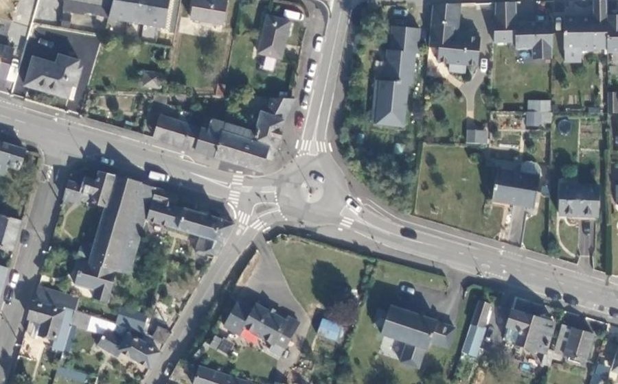 Vue aérienne du Rond-point anonyme n°1088396659
