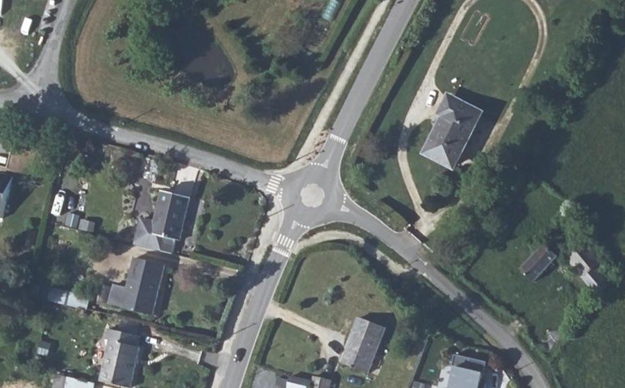 Vue aérienne du Rond-point anonyme n°1089638906