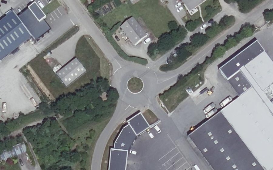 Vue aérienne du Rond-point anonyme n°108968614