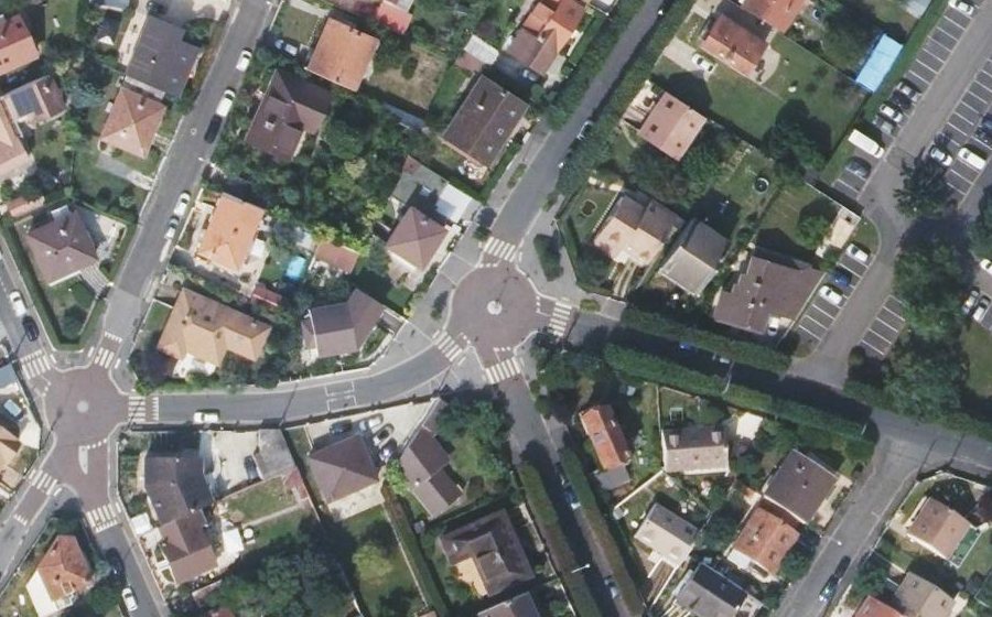 Vue aérienne du Rond-point anonyme n°1089737931