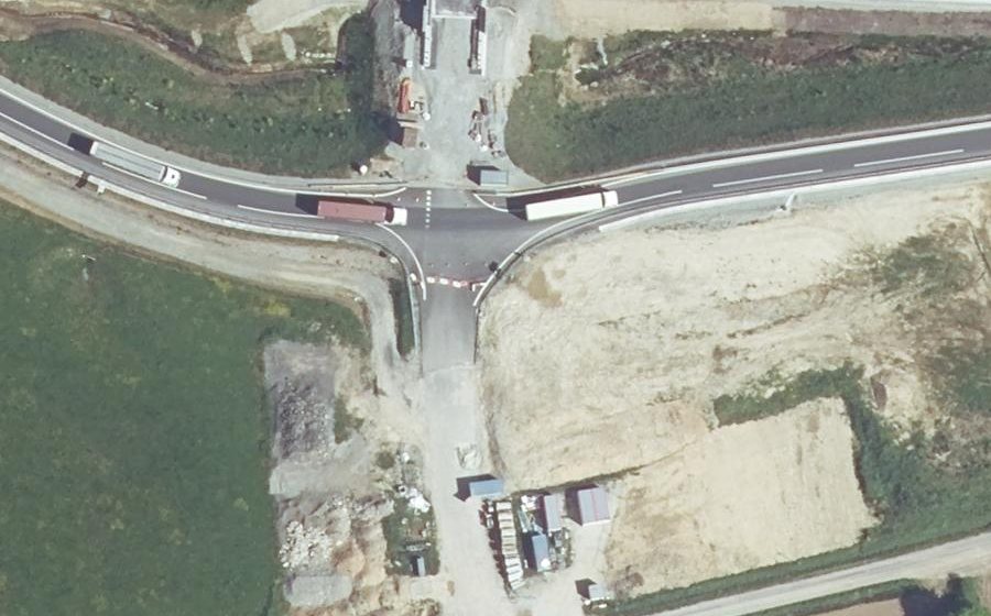Vue aérienne du Rond-point anonyme n°1089802658