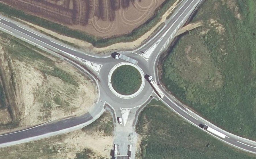 Vue aérienne du Rond-point anonyme n°1089802659
