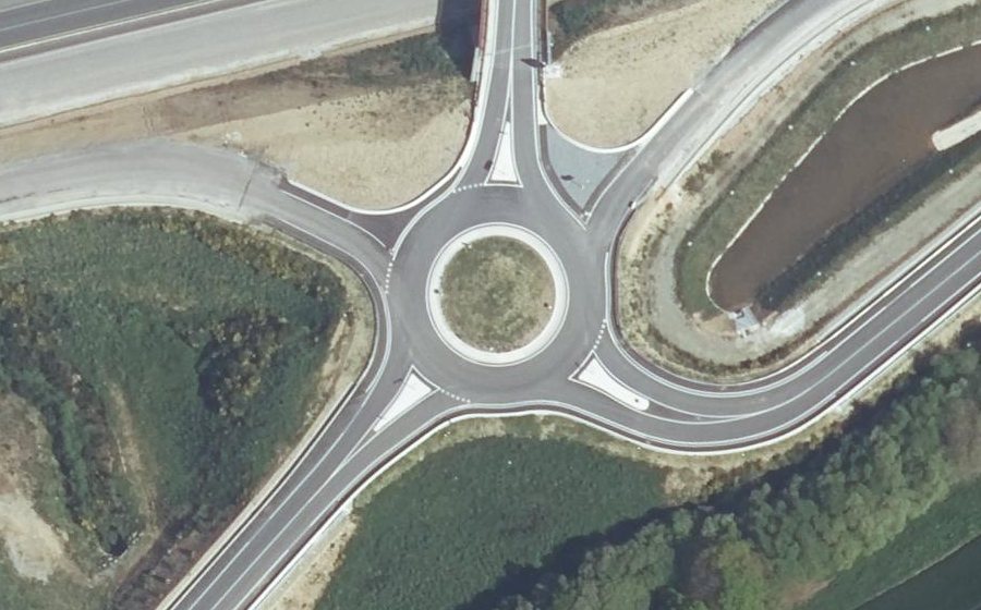 Vue aérienne du Rond-point anonyme n°1089802674
