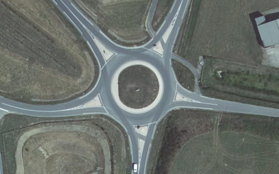 Vue aérienne du Rond-point anonyme n°1090002496