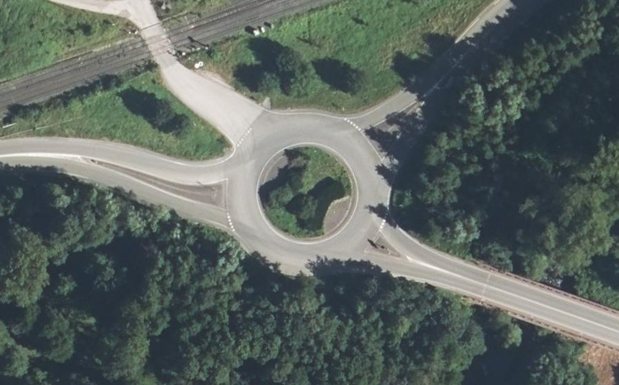 Vue aérienne du Rond-point anonyme n°10901646