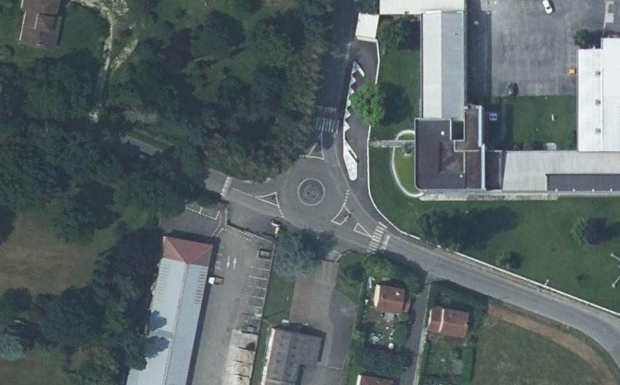 Vue aérienne du Rond-point anonyme n°1090164896