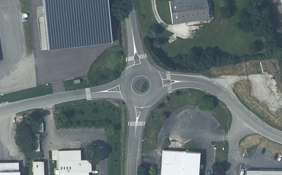 Vue aérienne du Rond-point anonyme n°1090201927
