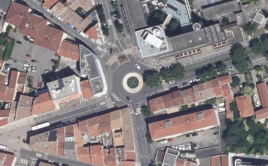 Vue aérienne du Rond-point anonyme n°109054926
