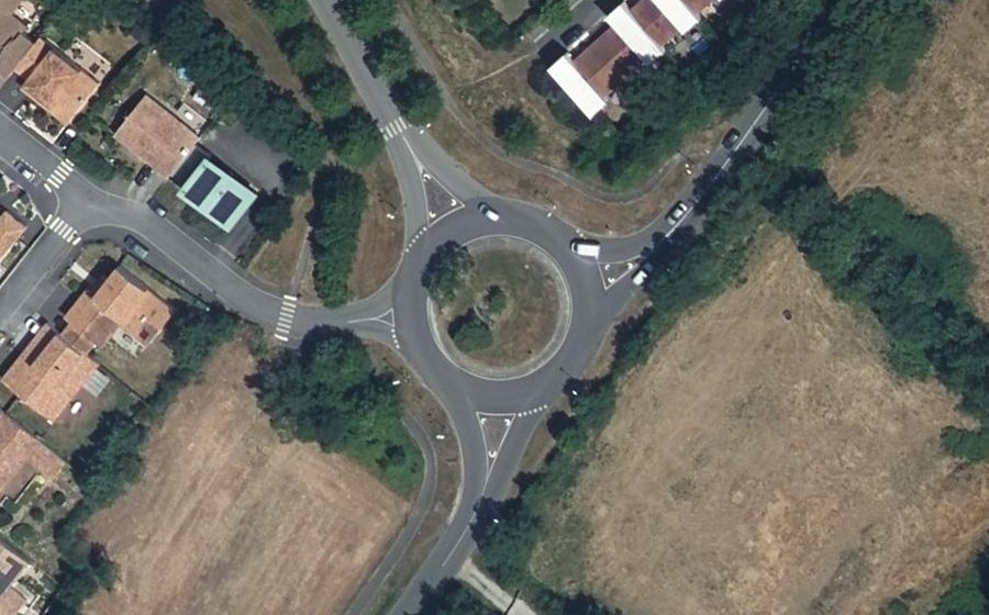 Vue aérienne du Rond-Point des Évadés de Guerre