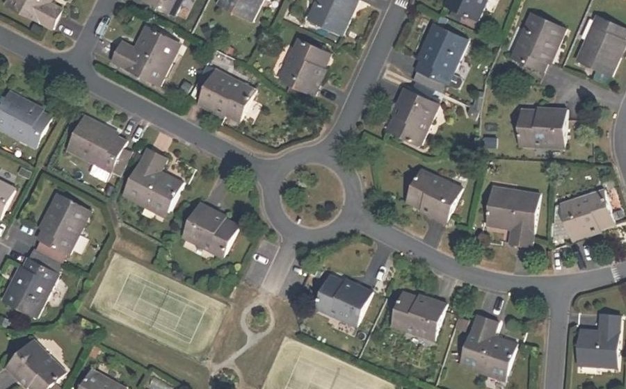 Vue aérienne du Rond-point anonyme n°109077371
