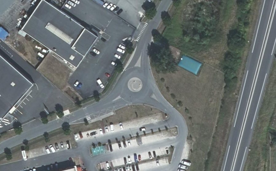 Vue aérienne du Rond-point anonyme n°1091564380