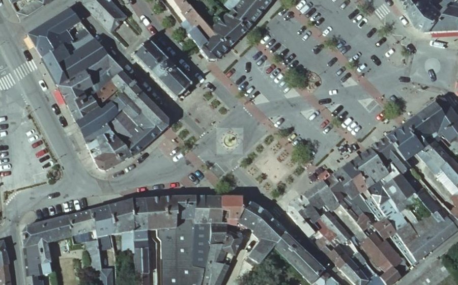 Vue aérienne du Rond-point anonyme n°109191549