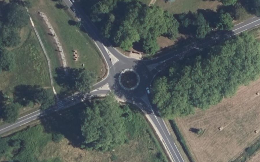 Vue aérienne du Rond-point anonyme n°1093189824