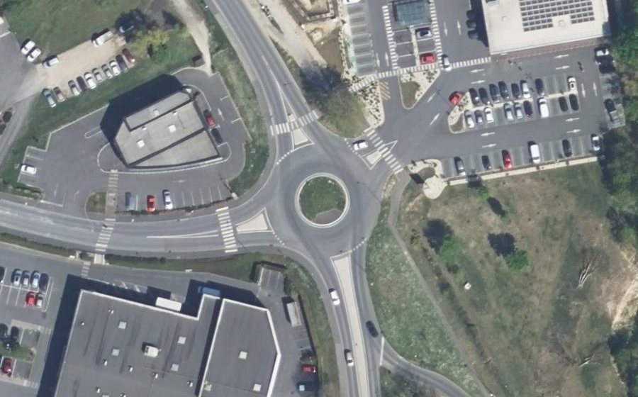 Vue aérienne du Rond-point anonyme n°1093660814