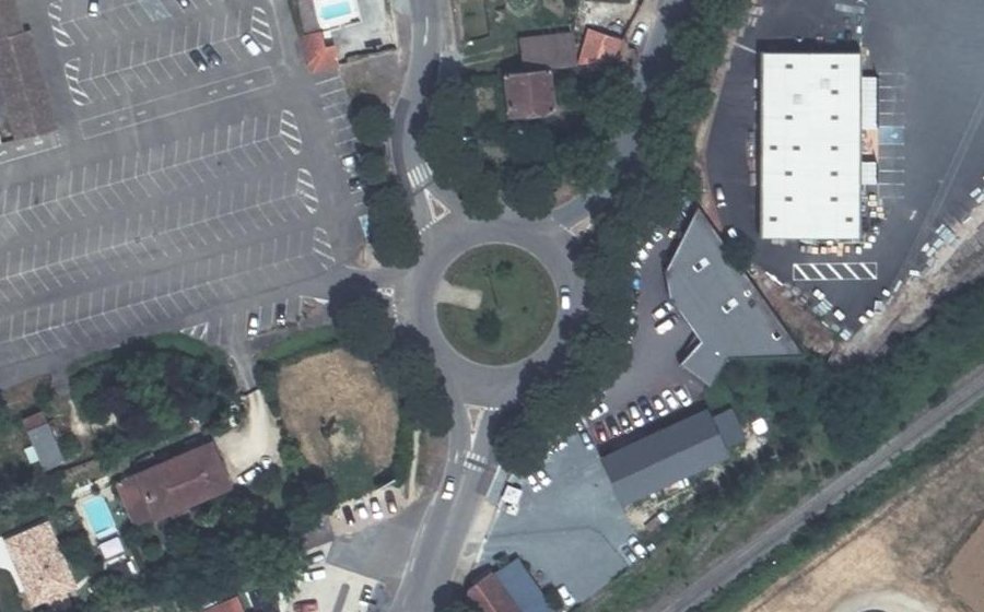 Vue aérienne du Rond-point anonyme n°109371109