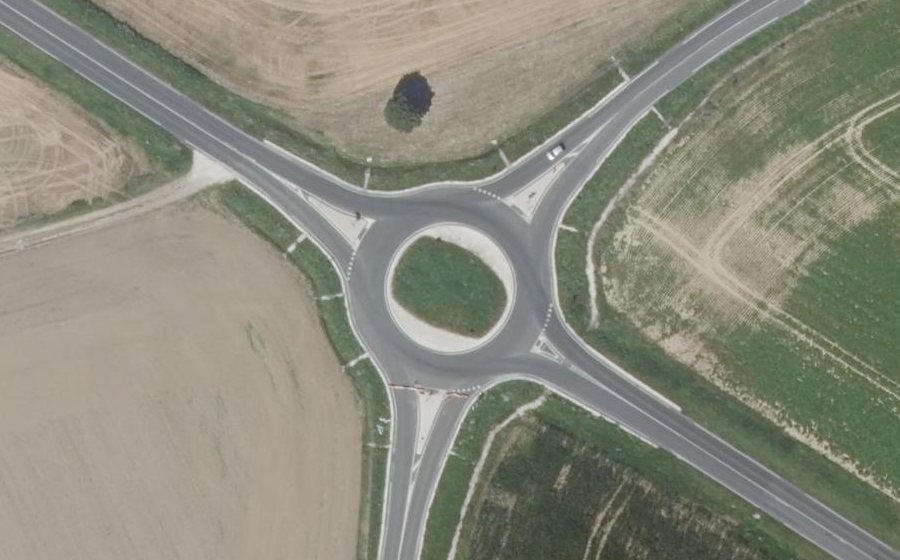 Vue aérienne du Rond-point anonyme n°1093766836